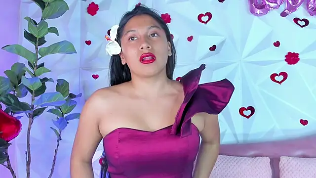 Snapshot of LinnaGardenia chatting on 02-15-25, 12:26 LinnaGardenia online show from 02-15-25, 12:26