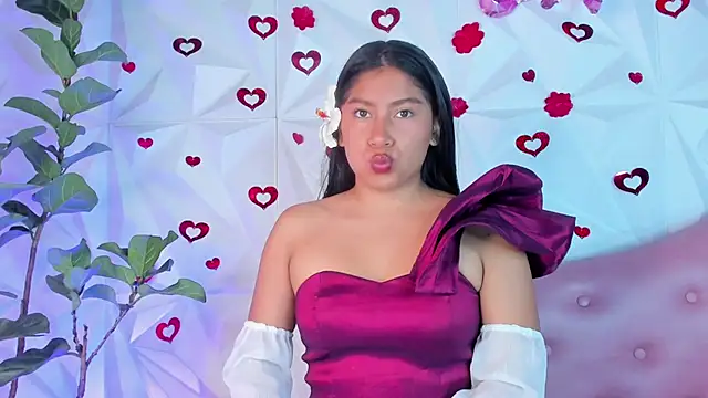 Snapshot of LinnaGardenia chatting on 02-21-25, 01:55 LinnaGardenia online show from 02-21-25, 01:55