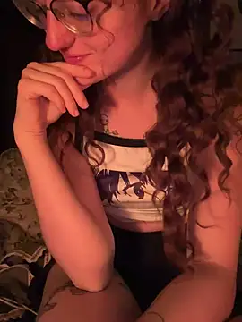 Snapshot of _foxygirl_ chatting on 12-07-24, 09:55 foxygirl online show from 12-07-24, 09:55