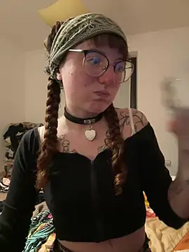 Snapshot of _foxygirl_ chatting on 02-07-25, 06:34 foxygirl online show from 02-07-25, 06:34