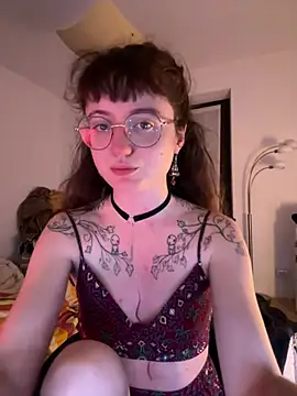 Snapshot of _foxygirl_ chatting on 03-10-25, 10:02 foxygirl online show from 03-10-25, 10:02