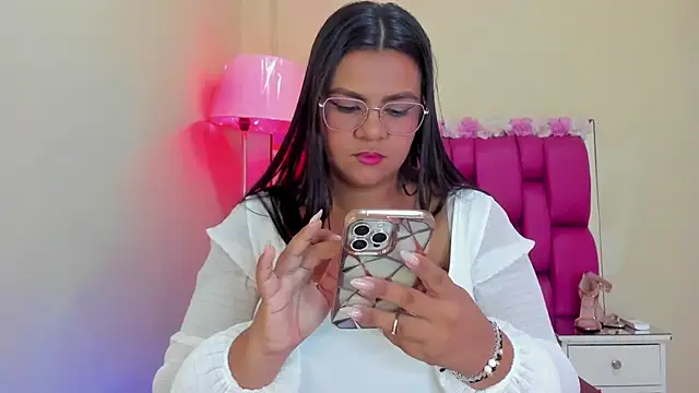 Gabriela Brown online show from 12-13-24, 03:32