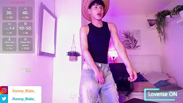 Snapshot of Jhonny-Blake chatting on 01-15-25, 08:58 Jhonny-Blake online show from 01-15-25, 08:58