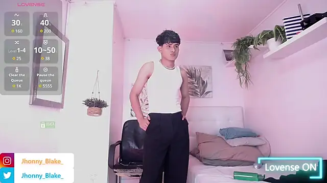 Snapshot of Jhonny-Blake chatting on 01-17-25, 08:55 Jhonny-Blake online show from 01-17-25, 08:55