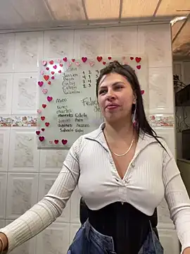 Snapshot of Alanna_atm_ chatting on 12-21-24, 09:25 Alanna atm online show from 12-21-24, 09:25