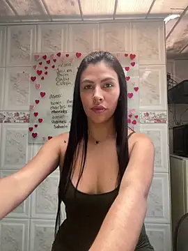 Snapshot of Alanna_atm_ chatting on 01-16-25, 04:18 Alanna atm online show from 01-16-25, 04:18