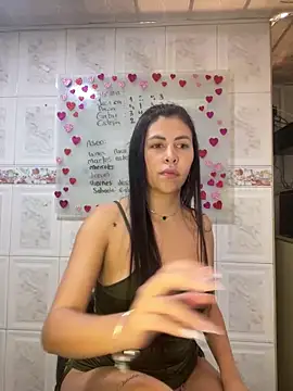 Snapshot of Alanna_atm_ chatting on 01-16-25, 10:23 Alanna atm online show from 01-16-25, 10:23