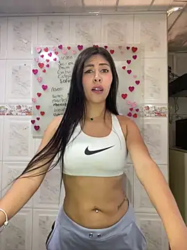 Snapshot of Alanna_atm_ chatting on 01-29-25, 09:39 Alanna atm online show from 01-29-25, 09:39