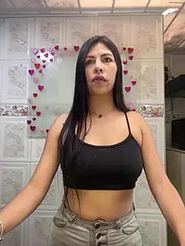 Snapshot of Alanna_atm_ chatting on 02-17-25, 04:26 Alanna atm online show from 02-17-25, 04:26