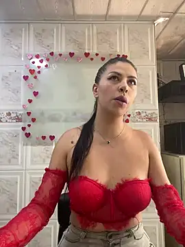 Snapshot of Alanna_atm_ chatting on 02-19-25, 01:39 Alanna atm online show from 02-19-25, 01:39