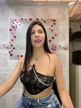 Snapshot of Alanna_atm_ chatting on 02-21-25, 02:16 Alanna atm online show from 02-21-25, 02:16