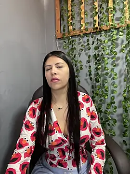 Snapshot of Alanna_atm_ chatting on 03-14-25, 05:57 Alanna atm online show from 03-14-25, 05:57