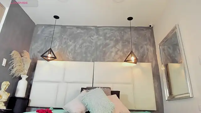 Snapshot of Sofia_Clauss_ chatting on 07-18-26, 04:16 Sofia Clauss online show from 07-18-26, 04:16