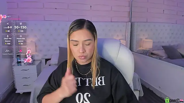 Yaaky  online show from 12-24-24, 01:38