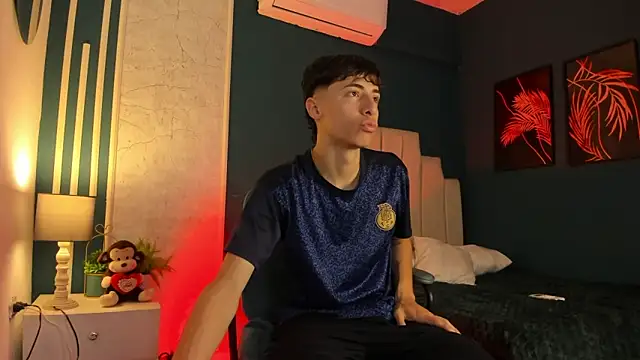 Snapshot of AlessandroDybala chatting on 03-20-25, 12:00 AlessandroDybala online show from 03-20-25, 12:00