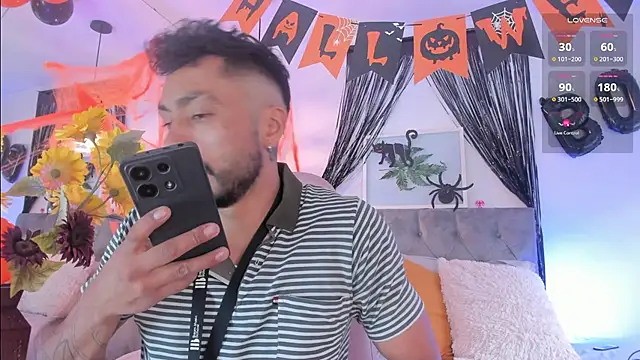 Tom cooper  online show from 10-16-25, 01:01