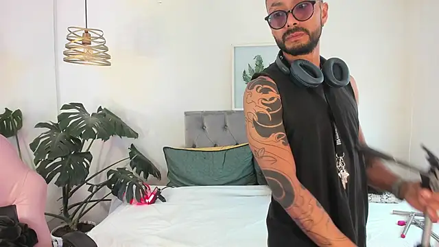 Tom cooper  online show from 11-27-25, 01:02