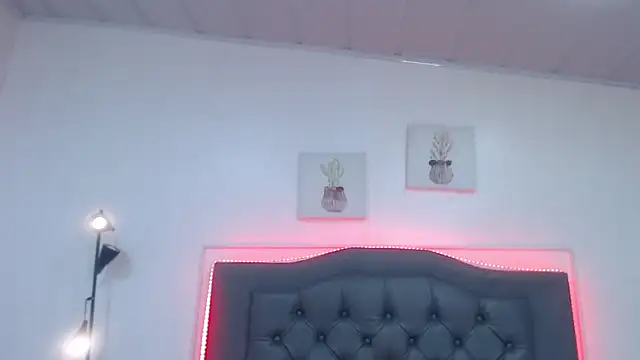 candy lux  online show from 10-18-25, 07:03