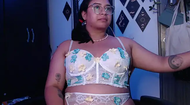 Snapshot of mollyshake1 chatting on 12-05-24, 11:05 mollyshake1 online show from 12-05-24, 11:05