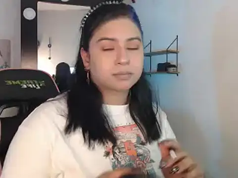 Snapshot of mollyshake1 chatting on 01-05-25, 12:09 mollyshake1 online show from 01-05-25, 12:09