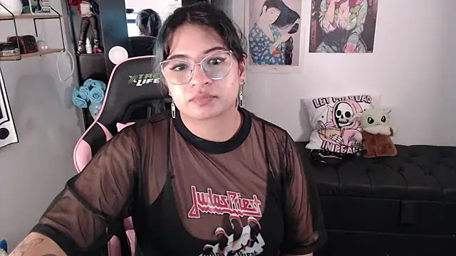 Snapshot of mollyshake1 chatting on 02-04-25, 05:21 mollyshake1 online show from 02-04-25, 05:21