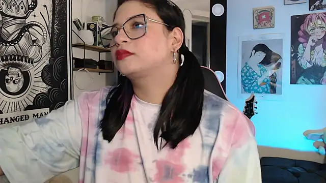 Snapshot of mollyshake1 chatting on 03-08-25, 06:21 mollyshake1 online show from 03-08-25, 06:21