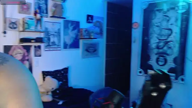 Snapshot of mollyshake1 chatting on 10-06-25, 04:21 mollyshake1 online show from 10-06-25, 04:21