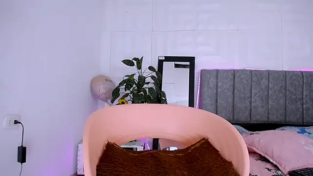 Snapshot of nataly_red chatting on 11-11-25, 02:22 nataly red online show from 11-11-25, 02:22
