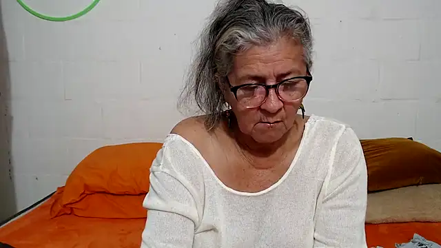 candy mature  online show from 01-05-26, 09:40