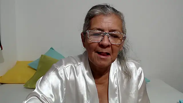 Snapshot of candy_mature_ chatting on 06-26-26, 11:03 candy mature online show from 06-26-26, 11:03