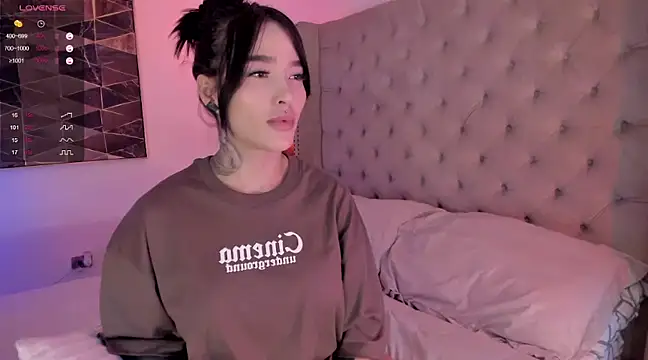 vangie  online show from 12-10-24, 03:52