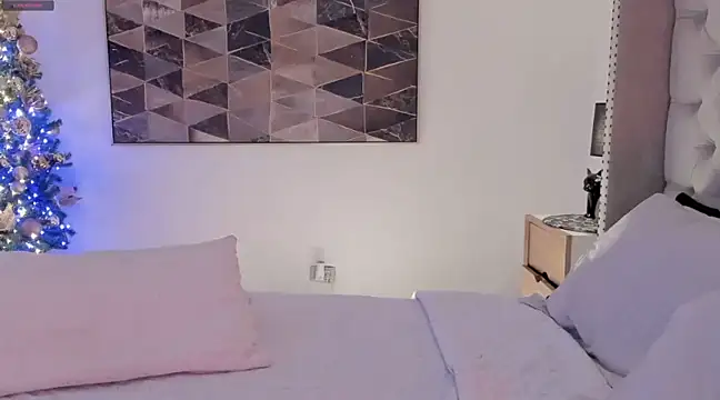 vangie  online show from 12-23-24, 01:40