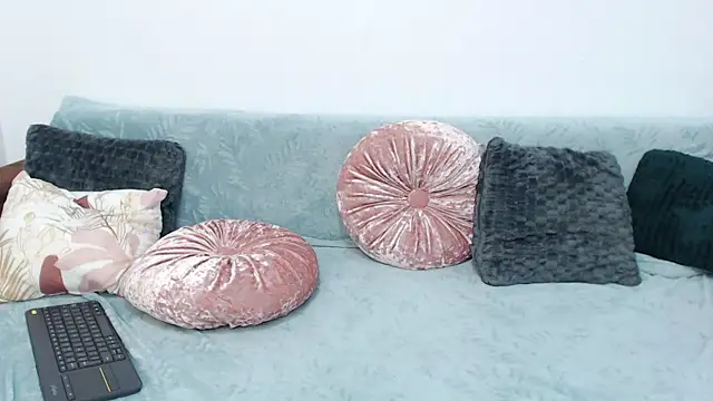 RebecaMur online show from 09-19-25, 05:02