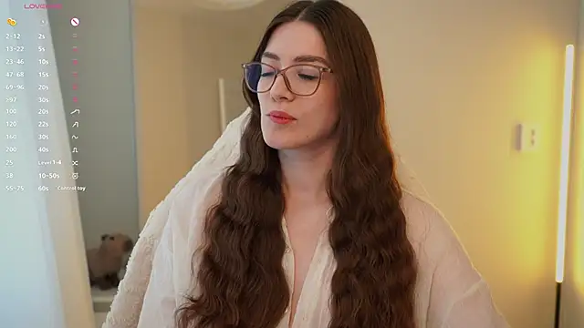 Snapshot of Ester_Hill chatting on 06-19-26, 04:06 Ester Hill online show from 06-19-26, 04:06