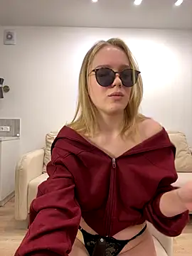 Snapshot of Little_Forest_ELF chatting on 11-02-25, 05:59 Little Forest ELF online show from 11-02-25, 05:59