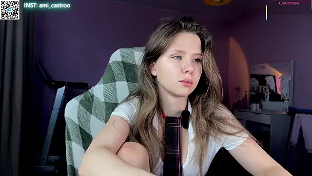 Snapshot of Ameliia_castro chatting on 11-27-25, 04:47 Ameliia castro online show from 11-27-25, 04:47