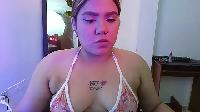Snapshot of moon_sunflower chatting on 06-05-26, 12:22 moon sunflower online show from 06-05-26, 12:22