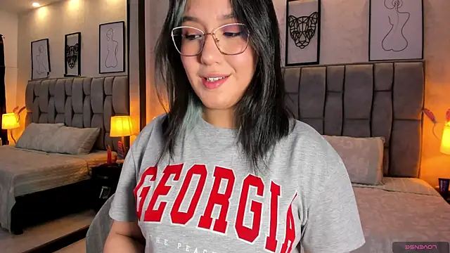 Snapshot of sweet--emily chatting on 12-22-24, 03:00 sweet--emily online show from 12-22-24, 03:00