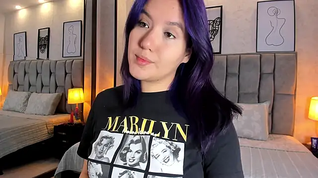 Snapshot of sweet--emily chatting on 12-31-24, 02:51 sweet--emily online show from 12-31-24, 02:51