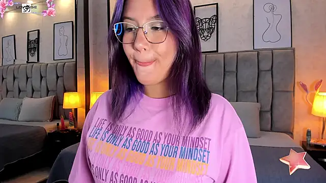 Snapshot of sweet--emily chatting on 01-14-25, 03:43 sweet--emily online show from 01-14-25, 03:43