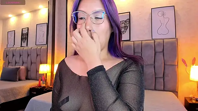 Snapshot of sweet--emily chatting on 01-18-25, 07:17 sweet--emily online show from 01-18-25, 07:17