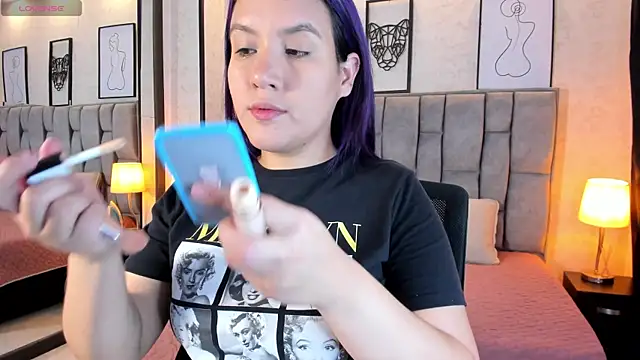 Snapshot of sweet--emily chatting on 02-09-25, 04:57 sweet--emily online show from 02-09-25, 04:57