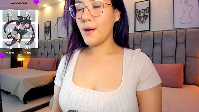 Snapshot of sweet--emily chatting on 02-12-25, 05:47 sweet--emily online show from 02-12-25, 05:47