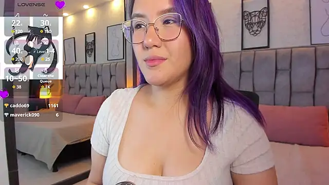 Snapshot of sweet--emily chatting on 02-12-25, 08:49 sweet--emily online show from 02-12-25, 08:49