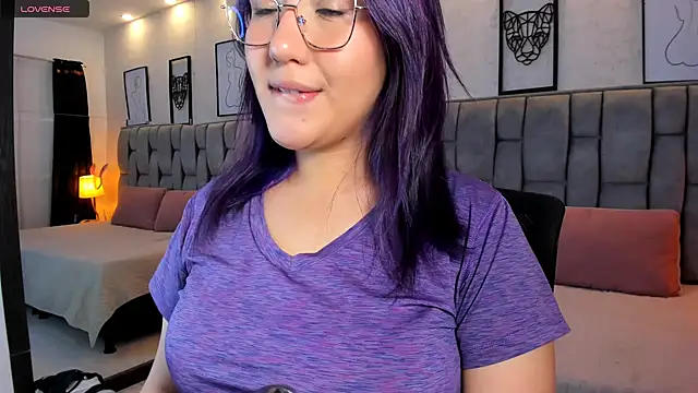 Snapshot of sweet--emily chatting on 02-13-25, 04:54 sweet--emily online show from 02-13-25, 04:54