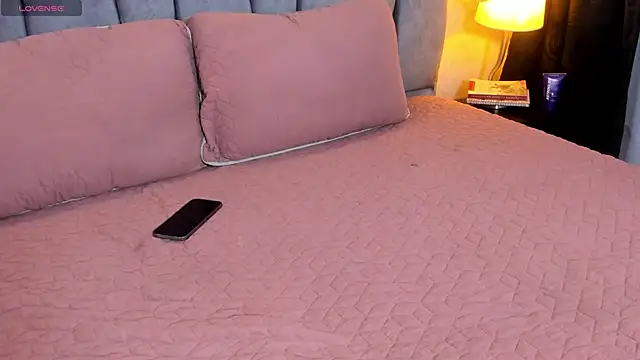 Snapshot of sweet--emily chatting on 03-01-25, 06:57 sweet--emily online show from 03-01-25, 06:57