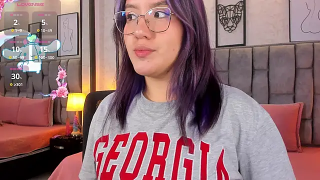 Snapshot of sweet--emily chatting on 03-02-25, 03:56 sweet--emily online show from 03-02-25, 03:56