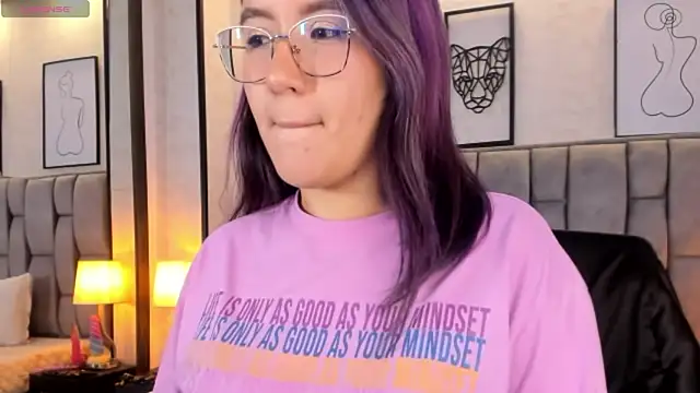 Snapshot of sweet--emily chatting on 03-07-25, 10:02 sweet--emily online show from 03-07-25, 10:02