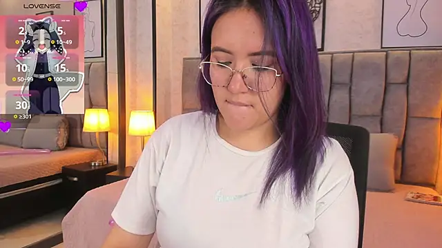 Snapshot of sweet--emily chatting on 03-13-25, 06:16 sweet--emily online show from 03-13-25, 06:16