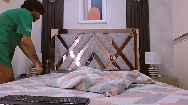 Snapshot of MilanZaire chatting on 12-24-24, 11:00 MilanZaire online show from 12-24-24, 11:00